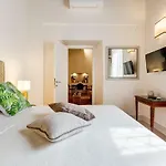 Trevi Chic House