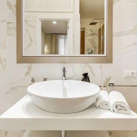 Trevi Chic House アパート